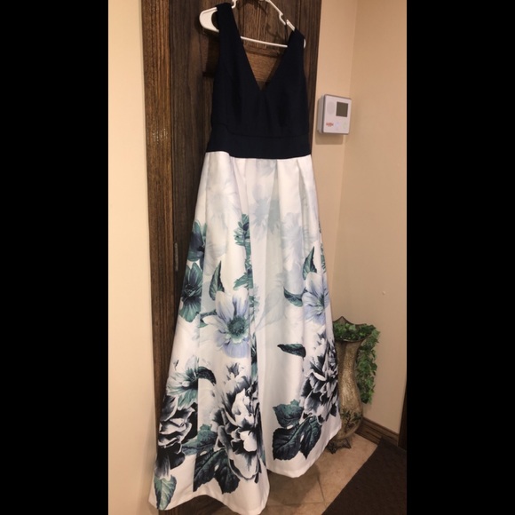 Formal Gown Plus Size 14W 16W Dresses NEW XSCAPE - Picture 4 of 8